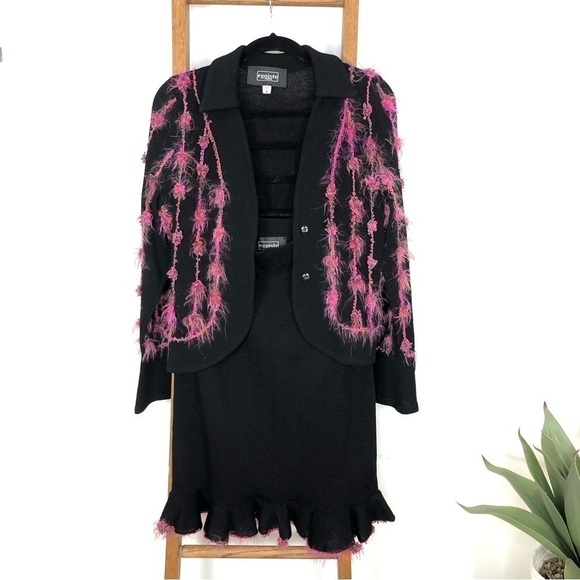 VINTAGE Egoiste black & pink feather blazer midi skirt suit size 4 - Picture 1 of 17